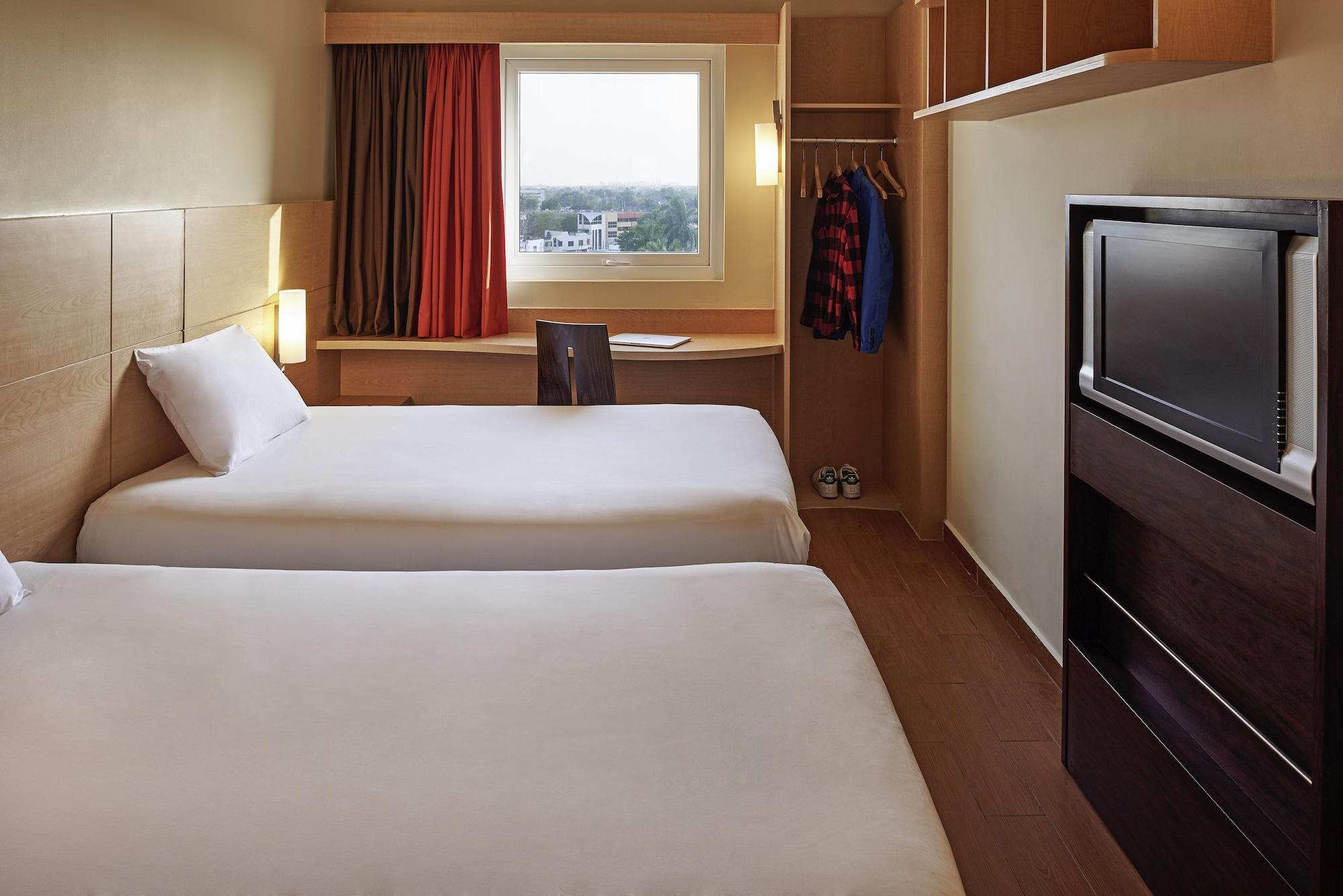 Ibis Aguascalientes Norte Esterno foto
